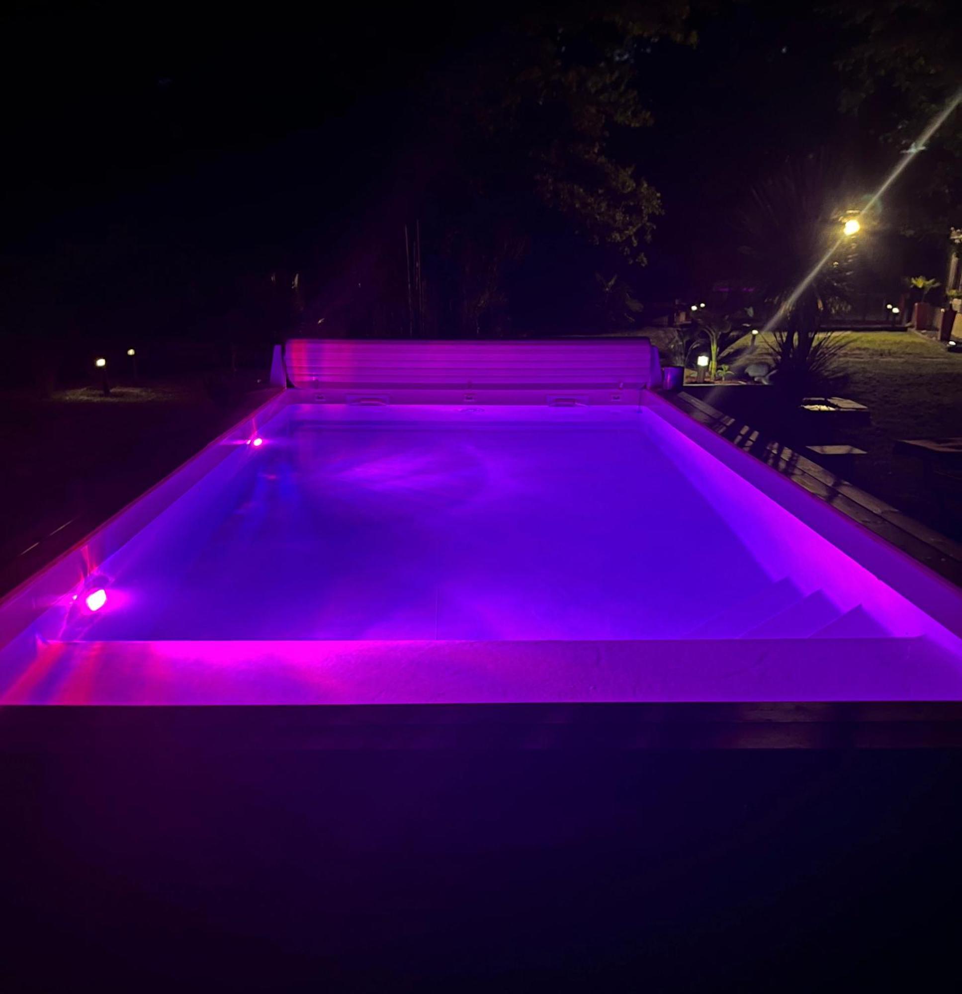 Hacienda De La Canopee Avec Piscine Chauffee Au Sel Hourtin Eksteriør billede